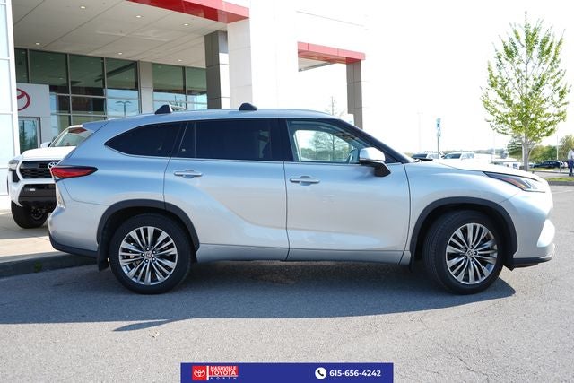 2022 Toyota Highlander Hybrid Platinum