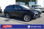 2022 Toyota Highlander Hybrid Platinum