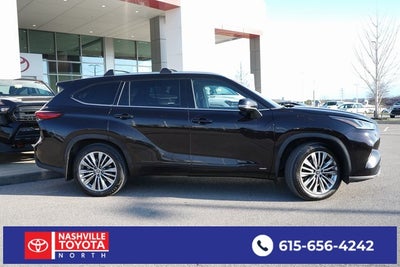 2022 Toyota Highlander Hybrid Platinum