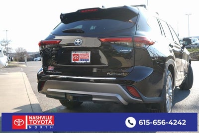 2022 Toyota Highlander Hybrid Platinum