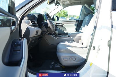 2024 Toyota Highlander Hybrid Platinum
