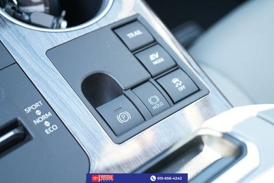 2024 Toyota Highlander Hybrid Platinum