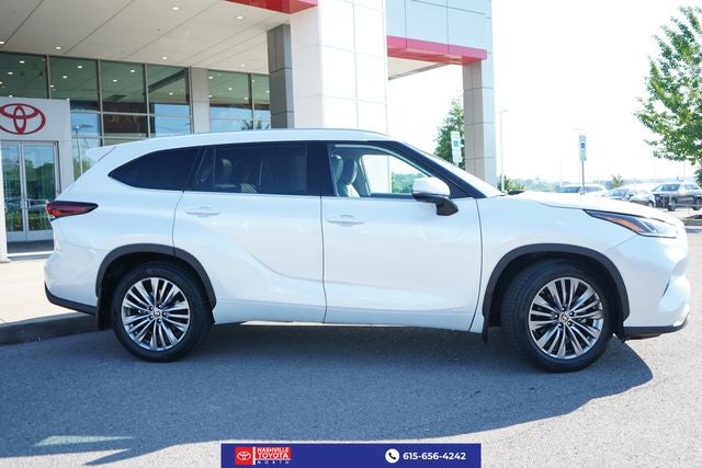 2024 Toyota Highlander Hybrid Platinum