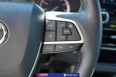2022 Toyota Highlander Hybrid Platinum