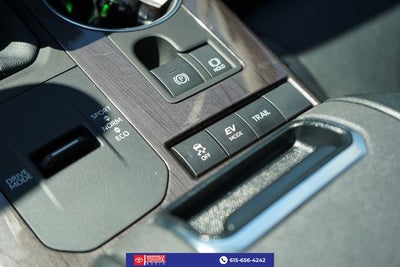 2022 Toyota Highlander Hybrid Platinum