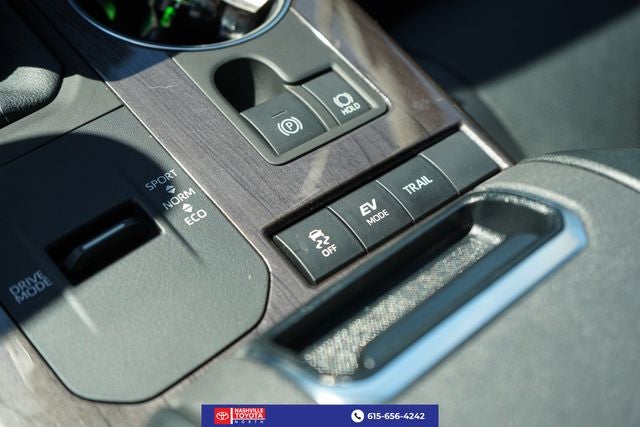 2022 Toyota Highlander Hybrid Platinum