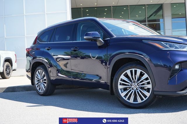 2022 Toyota Highlander Hybrid Platinum