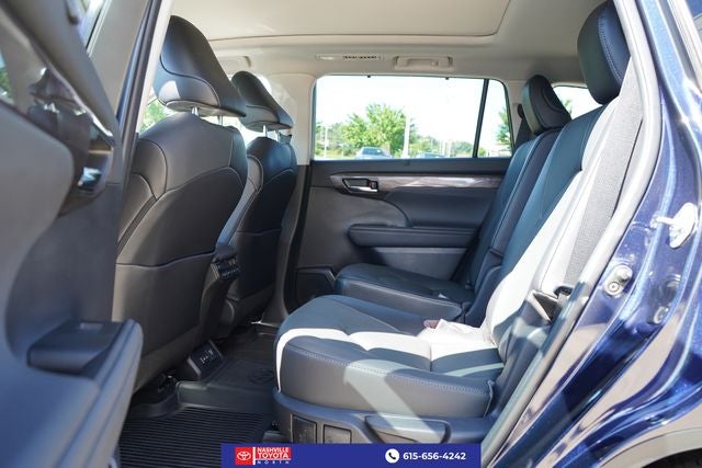 2022 Toyota Highlander Hybrid Platinum