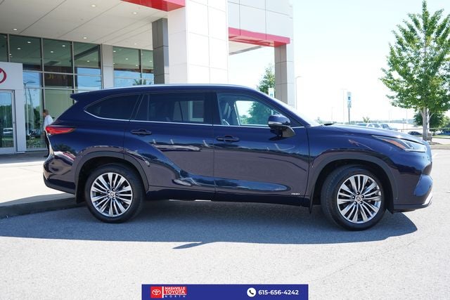 2022 Toyota Highlander Hybrid Platinum