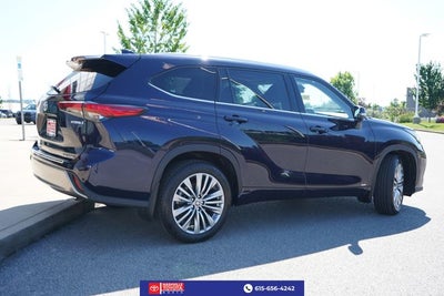 2022 Toyota Highlander Hybrid Platinum
