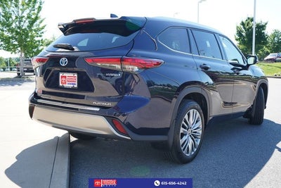 2022 Toyota Highlander Hybrid Platinum