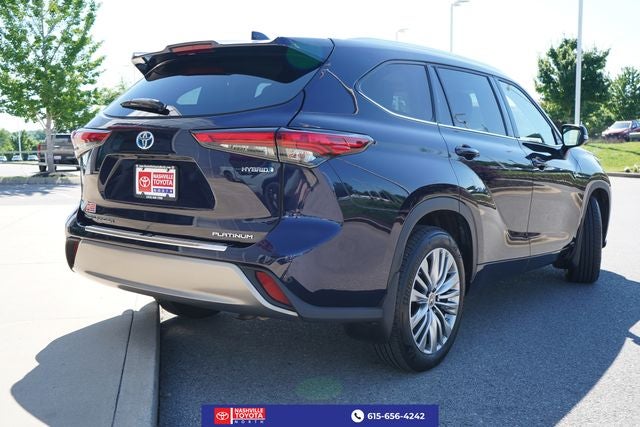 2022 Toyota Highlander Hybrid Platinum
