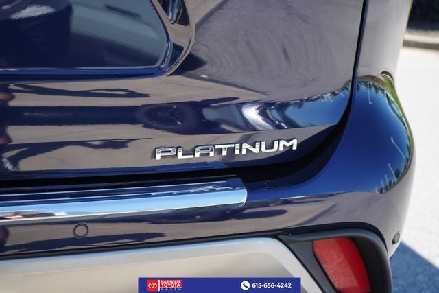 2022 Toyota Highlander Hybrid Platinum