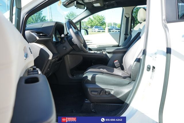 2025 Toyota Sienna Platinum 7 Passenger