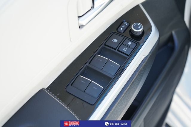 2025 Toyota Sienna Platinum 7 Passenger