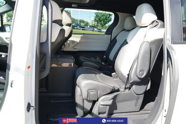 2025 Toyota Sienna Platinum 7 Passenger