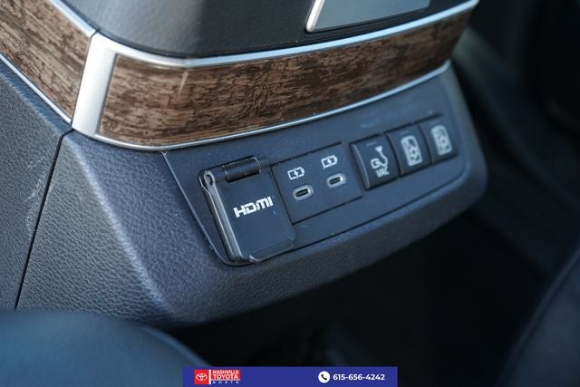 2025 Toyota Sienna Platinum 7 Passenger