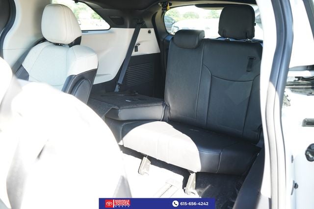 2025 Toyota Sienna Platinum 7 Passenger