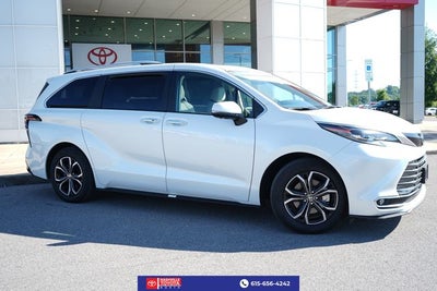 2025 Toyota Sienna Platinum 7 Passenger