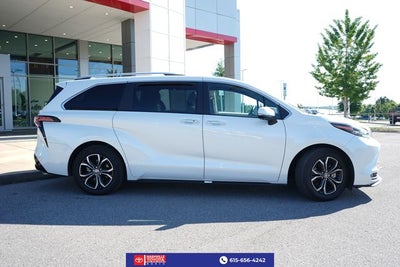 2025 Toyota Sienna Platinum 7 Passenger