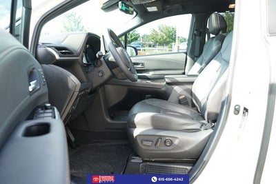 2025 Toyota Sienna Platinum 7 Passenger
