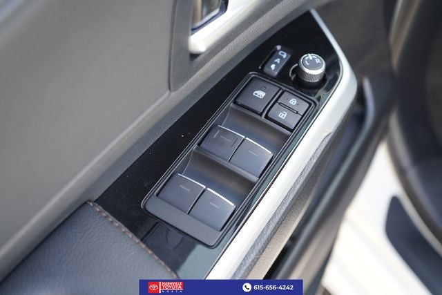 2025 Toyota Sienna Platinum 7 Passenger