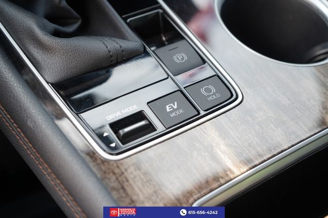 2025 Toyota Sienna Platinum 7 Passenger