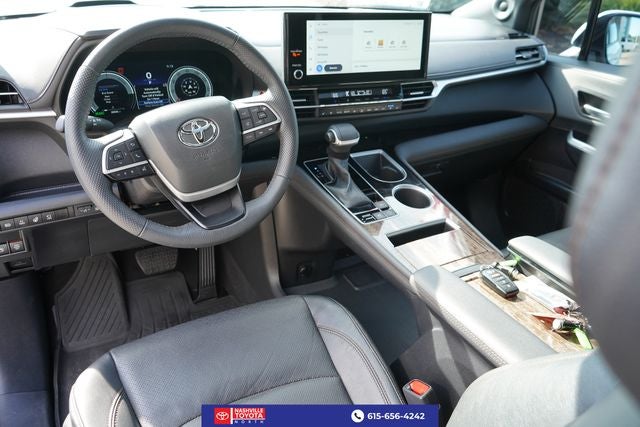 2025 Toyota Sienna Platinum 7 Passenger