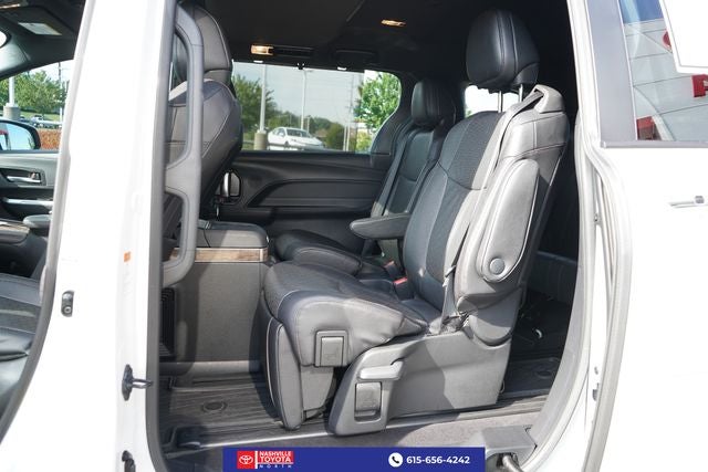 2025 Toyota Sienna Platinum 7 Passenger