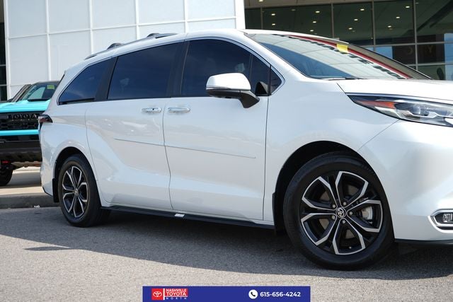 2025 Toyota Sienna Platinum 7 Passenger