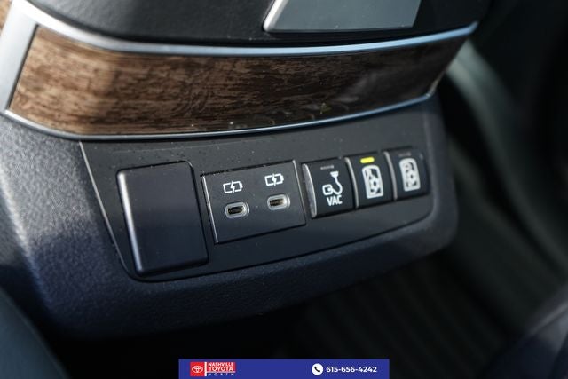 2025 Toyota Sienna Platinum 7 Passenger