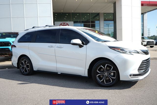 2025 Toyota Sienna Platinum 7 Passenger