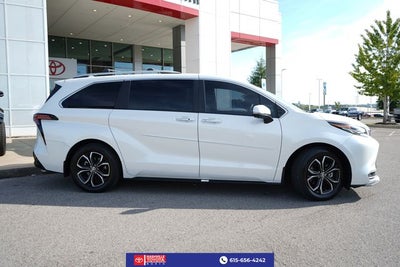2025 Toyota Sienna Platinum 7 Passenger
