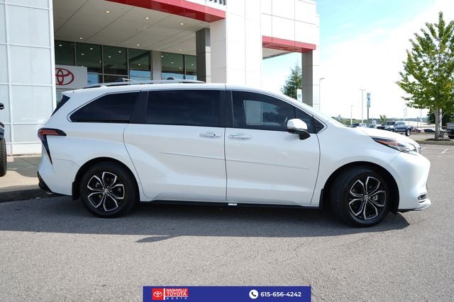 2025 Toyota Sienna Platinum 7 Passenger