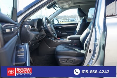 2022 Toyota Highlander Hybrid Platinum