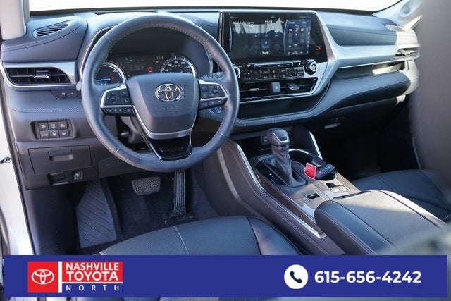 2022 Toyota Highlander Hybrid Platinum