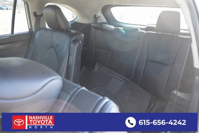 2022 Toyota Highlander Hybrid Platinum