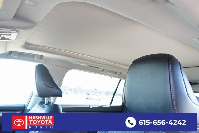 2022 Toyota Highlander Hybrid Platinum