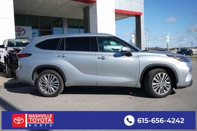 2022 Toyota Highlander Hybrid Platinum