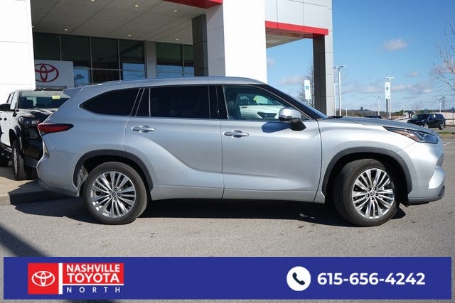 2022 Toyota Highlander Hybrid Platinum