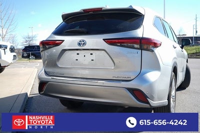2022 Toyota Highlander Hybrid Platinum