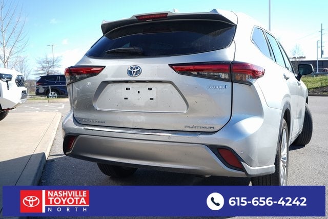 2022 Toyota Highlander Hybrid Platinum