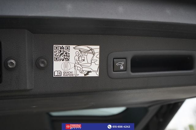 2023 Toyota Sienna XLE 8 Passenger