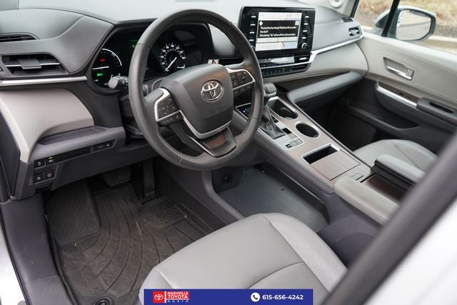2023 Toyota Sienna XLE 8 Passenger