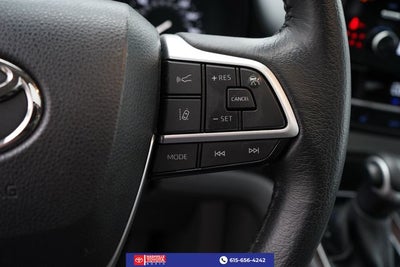 2023 Toyota Sienna XLE 8 Passenger