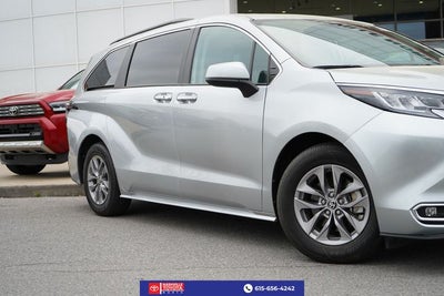 2023 Toyota Sienna XLE 8 Passenger