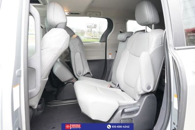 2023 Toyota Sienna XLE 8 Passenger