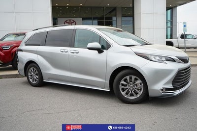 2023 Toyota Sienna XLE 8 Passenger