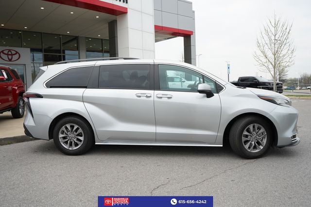 2023 Toyota Sienna XLE 8 Passenger