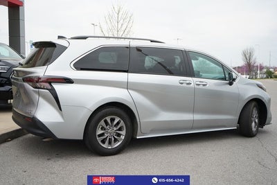 2023 Toyota Sienna XLE 8 Passenger